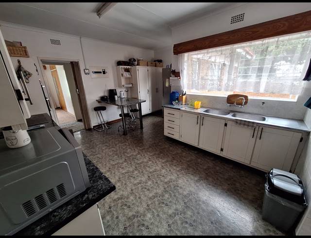 3 BEDROOM HOUSE FOR SALE IN VANDERBIJLPARK SE 2